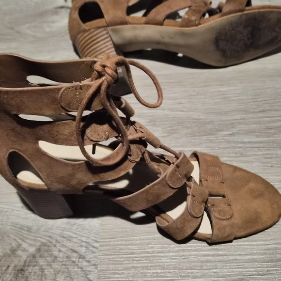 Women's Tan Strappy Heeled Sandals - Picture 2 of 7